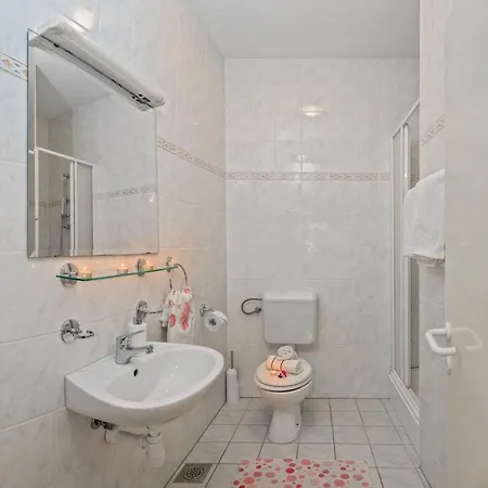 In With Terrace, Air Conditioning, Wifi 3758-4