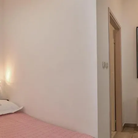 Casa de hóspedes In With Terrace, Air Conditioning, Wifi 3758-4